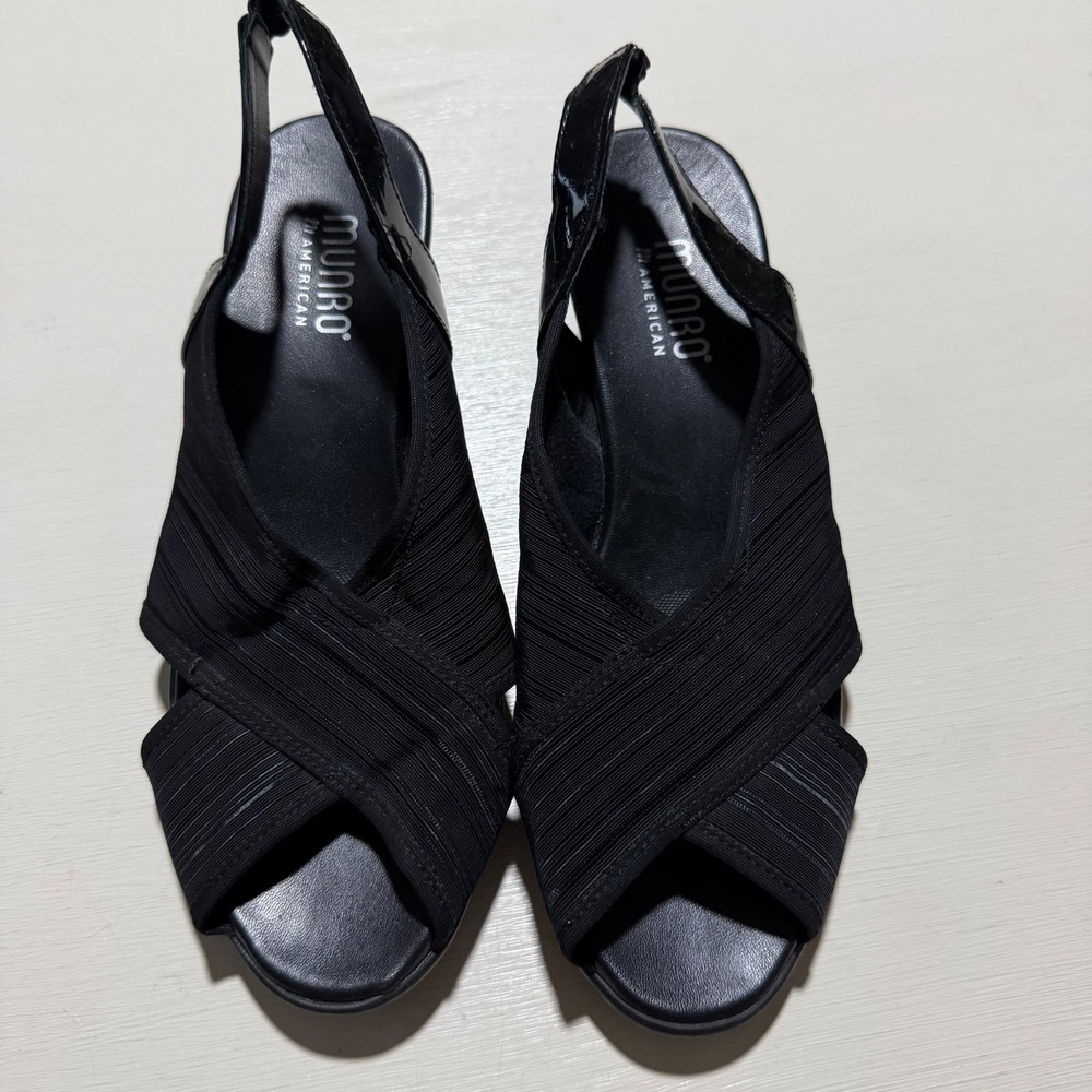Munro American Black Elastic Crisscross Slingback Wedge Sandals Shock Absorbing